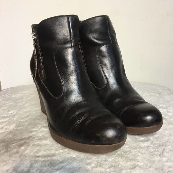 Black Friday STEAL! Ugg Meredith wedge waterproof leather bootie, size 8! - Picture 3 of 10